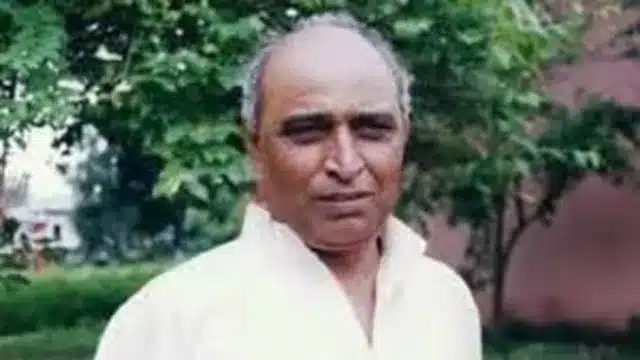 कैलाश गौतम की प्रसिद्ध कविताएं